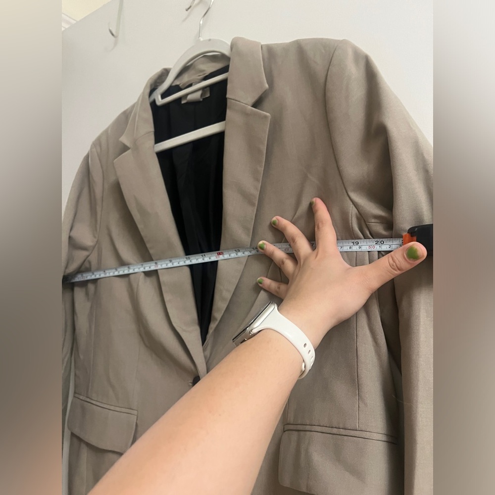 Medium tan blazer - Picture 7 of 9